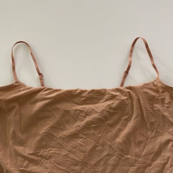 New SKIMS Fits Everybody Cami Bodysuit square neck - Picture 5 of 9